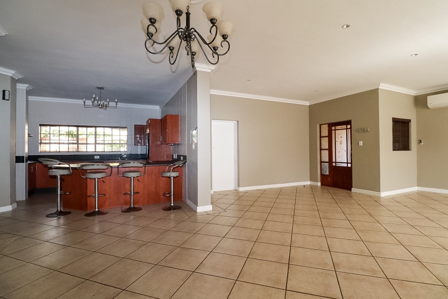 To Let 3 Bedroom Property for Rent in Flamwood North West